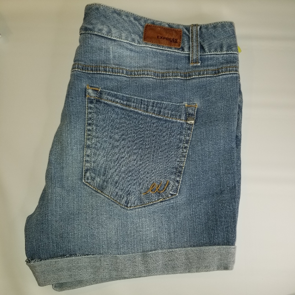 Express jean shorts - Picture 15 of 15